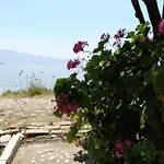 Maresol Lefkada アパートホテル ニキアナ